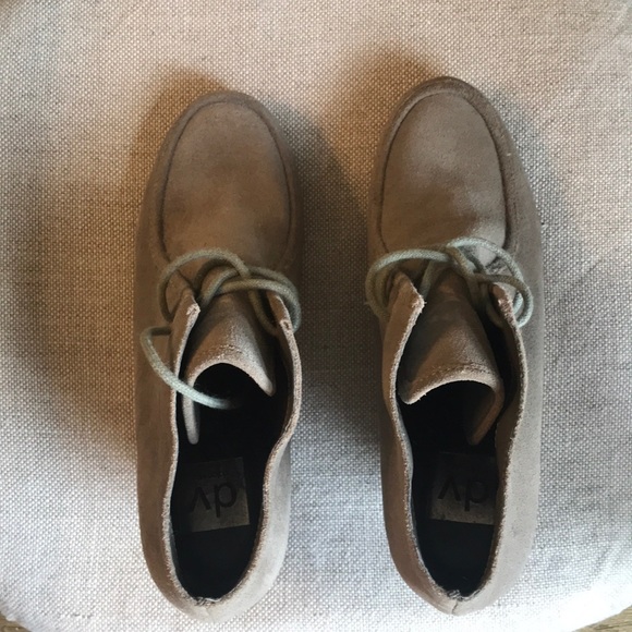 Dolce Vita suede wedge ankle booties - Picture 2 of 4